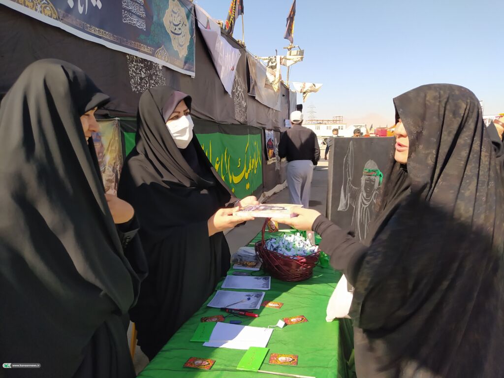 حضور فعال و خدمات رسانی فرهنگی مربیان کانون در موکب علیبن موسیالرضا علیهالسلام