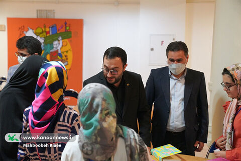 بازدید مدیرعامل از کارگاه‌های ادبی«تهران به روایت دختران» و نمایشگاه نقاشی اربعین
