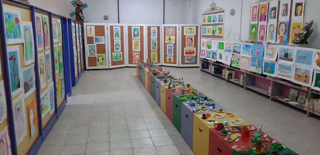 نمایشگاه آثار هنری اعضای کانون نور برپا شد