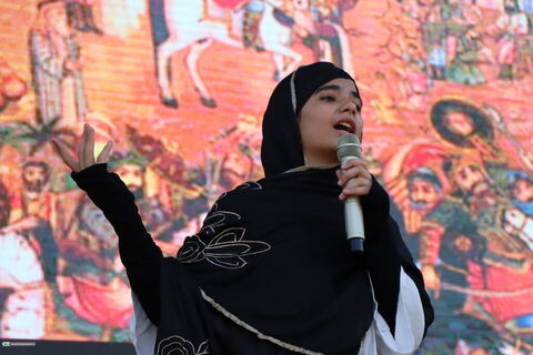 اجرای برنامه‌های تماشاخانه سیار کانون هم‌زمان با اربعین حسینی در میدان شهدای تهران