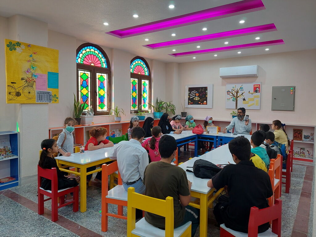 تمرین کپشن نویسی در انجمن عکاسان نوجوان استان بوشهر
