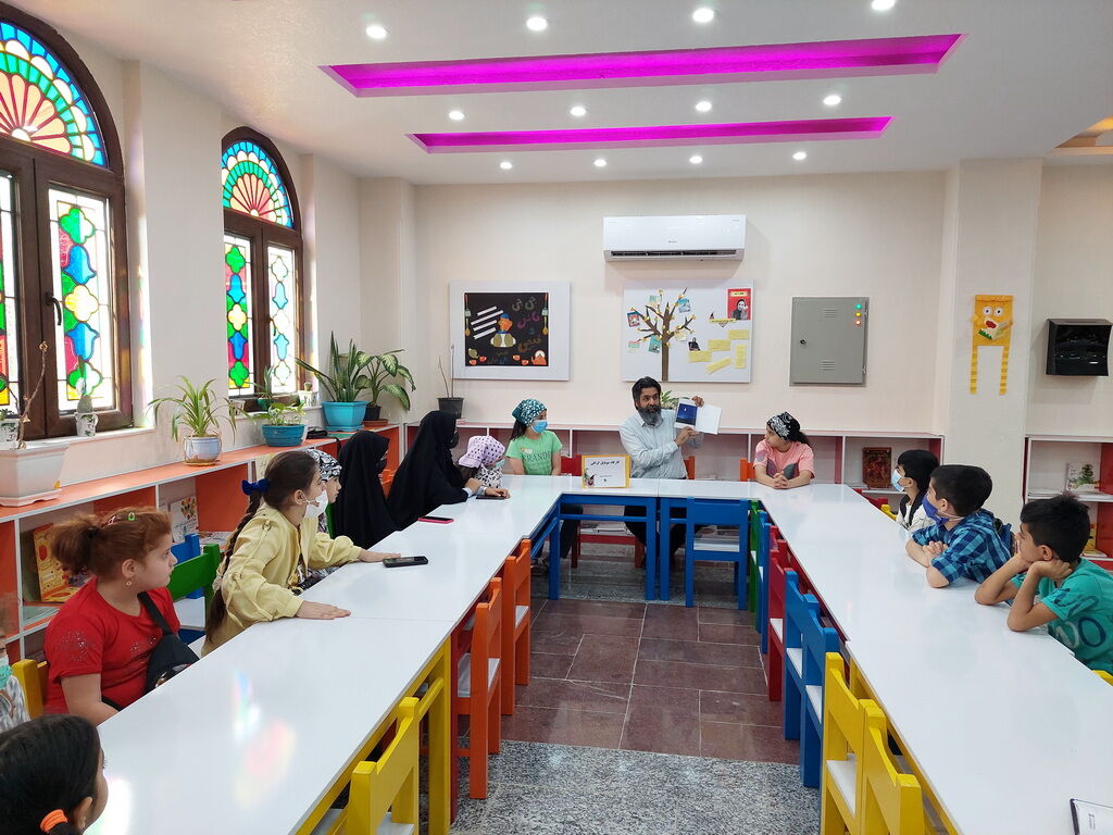 تمرین کپشن نویسی در انجمن عکاسان نوجوان استان بوشهر