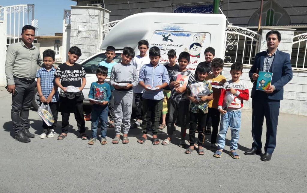 حضور کتابخانه سیار و اجرای فعالیتهای فرهنگی، هنری در «اردوگاه امام علی(ع)»