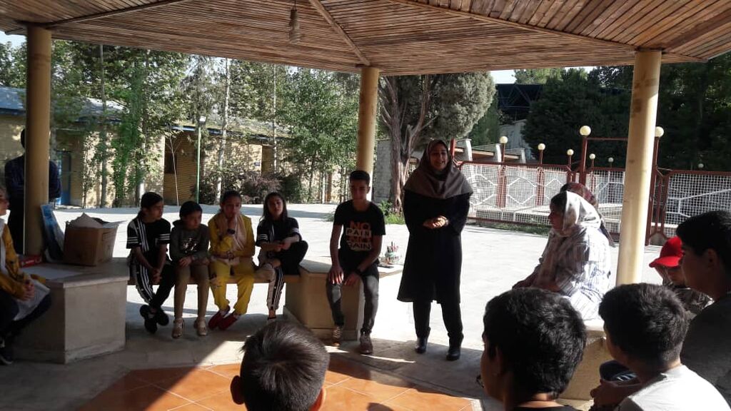 حضور کتابخانه سیار و اجرای فعالیتهای فرهنگی، هنری در «اردوگاه امام علی(ع)»