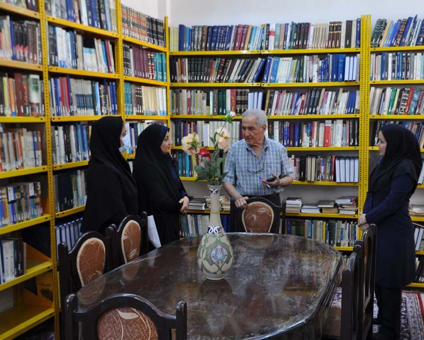 دیدار سرپرست و کارشناسان کانون البرز با «بهمن حمیدی» شاهنامه پژوه کرجی