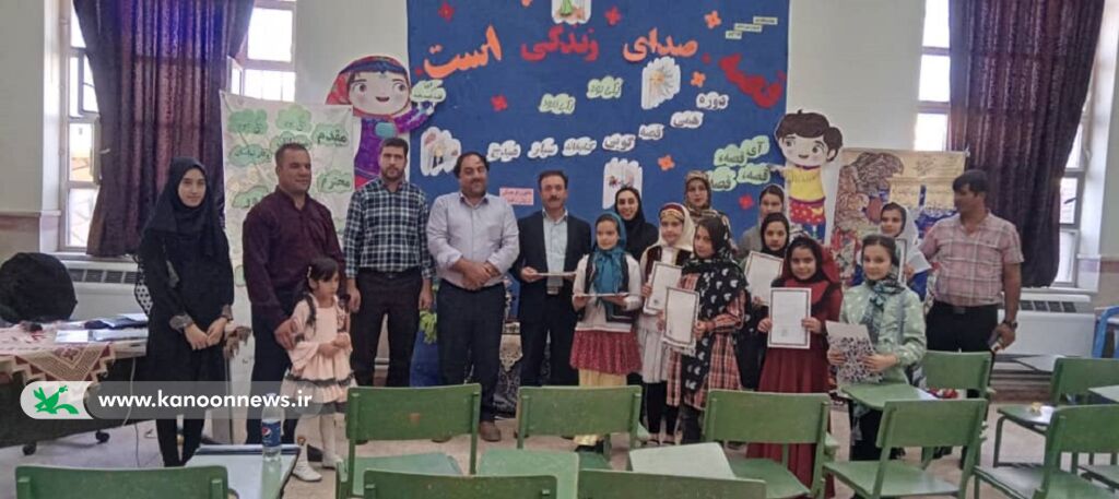 دورهمی قصهگویی با حضور قصه گویان هیدج استان زنجان