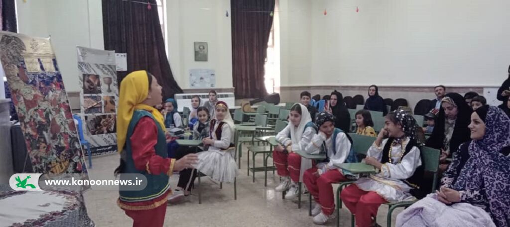 دورهمی قصهگویی با حضور قصه گویان هیدج استان زنجان