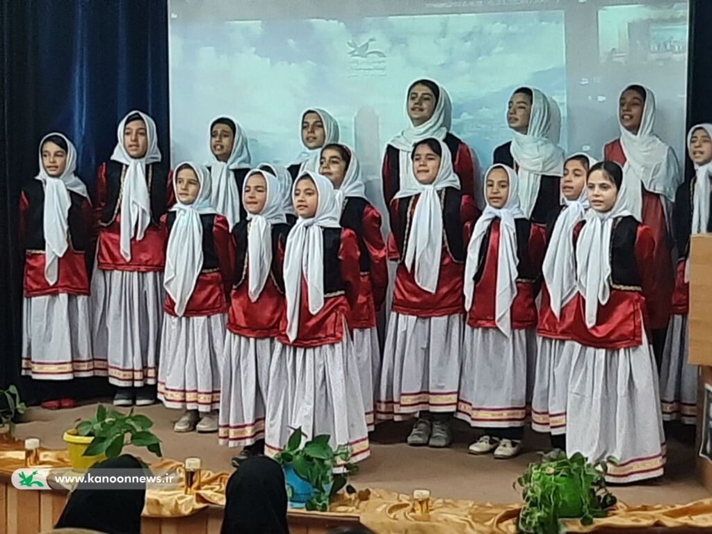 ویژه برنامهی «همنشین با نظامی» کار کانون پرورش فکری خراسان جنوبی برگزار شد