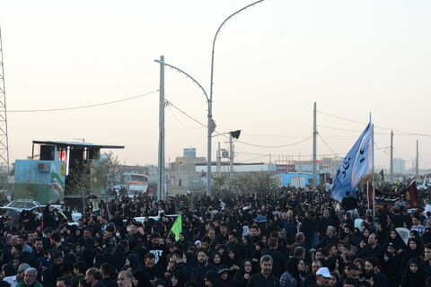اجرای تماشاخانه سیار ویژه اربعین در مسیر مسجد مقدس جمکران