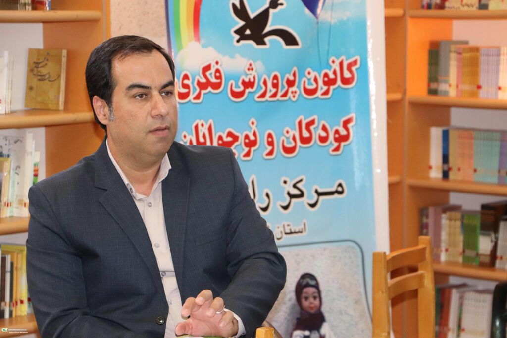 دومین نشست فصلی مربیان و رابطان ادبی و هنری کانون گلستان