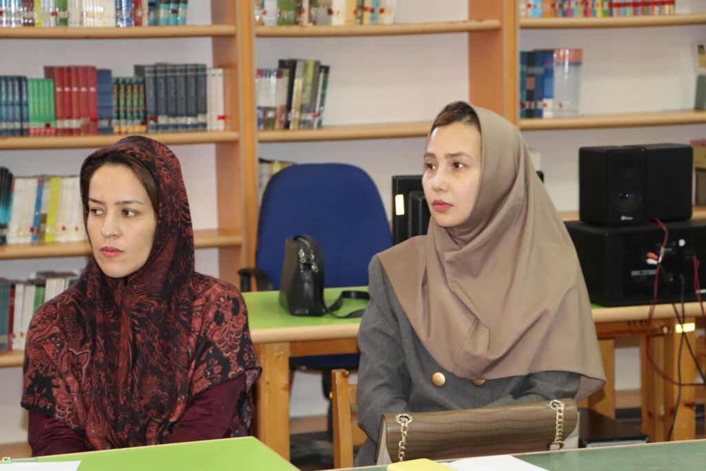 دومین نشست فصلی مربیان و رابطان ادبی و هنری کانون گلستان