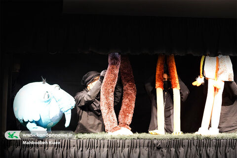اجرای نمایش عروسکی «ریزجان»  در مرکز تئاتر کانون