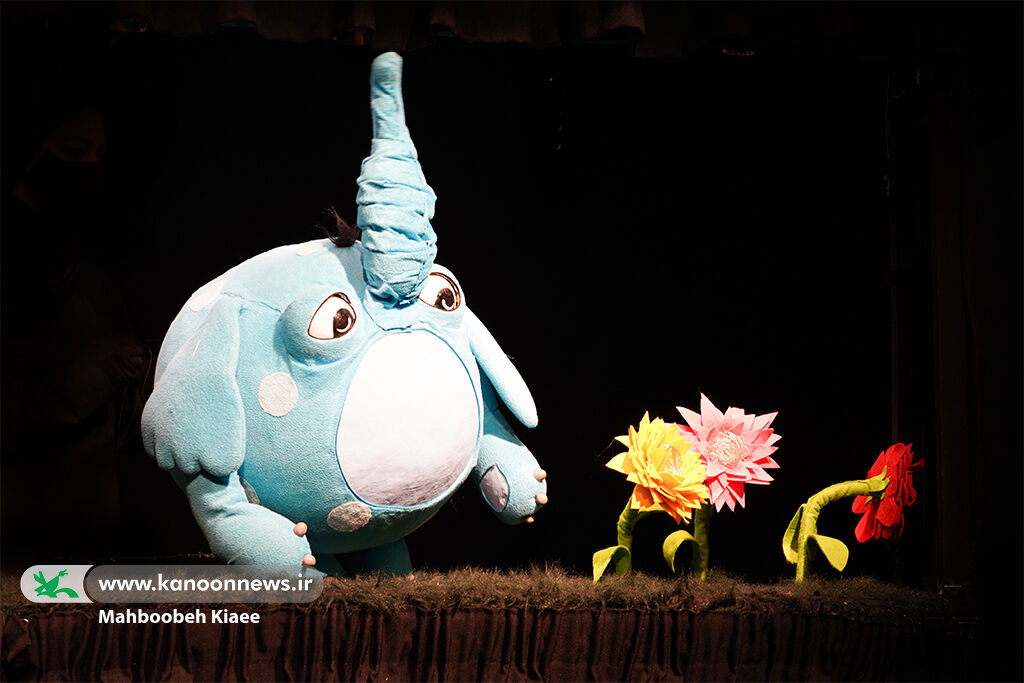 نمایش «ریزجان» از ۱۰ مهر دوباره به روی صحنه مرکز تئاتر کانون میرود