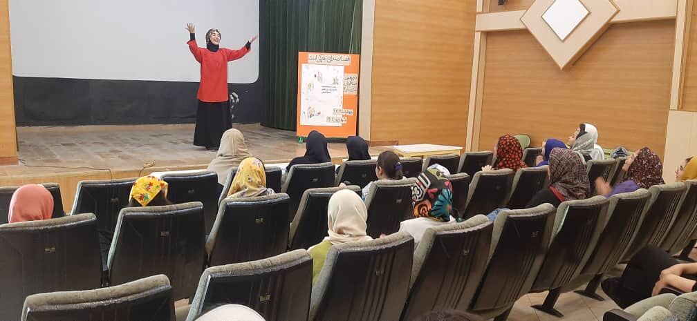 پایان رقابت مرحله کتابخانه‌ای بیست و چهارمین جشنواره بین المللی قصه گویی در استان البرز