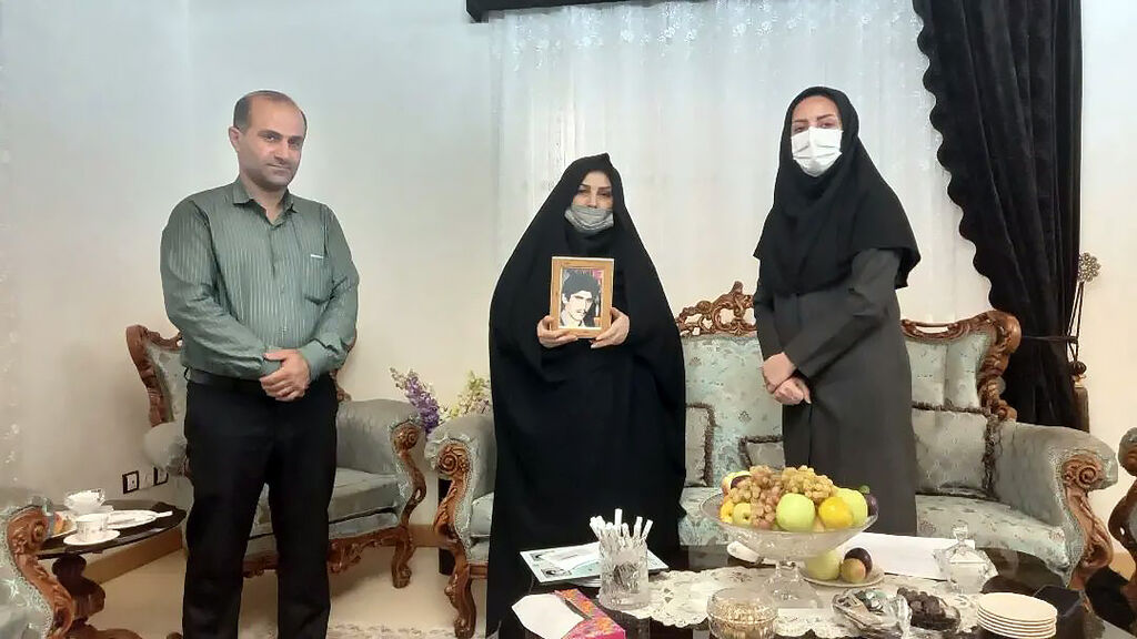 دیدار مسؤولان مراکز فرهنگی هنری با خانواده معزز شهدا