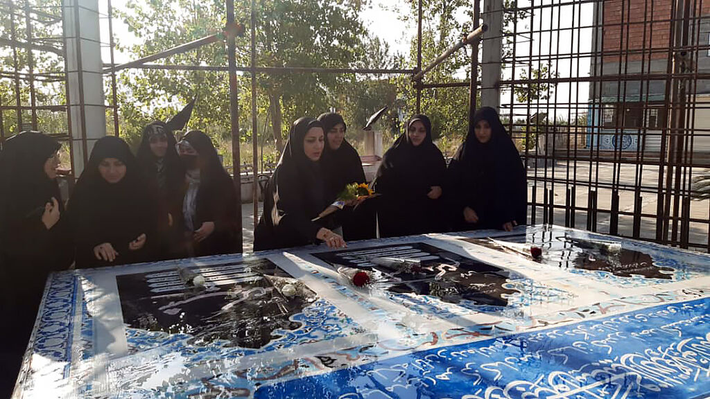 دیدار مسؤولان مراکز فرهنگی هنری با خانواده معزز شهدا