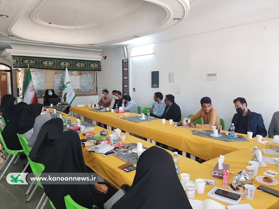 نشست توجیهی آسیبهای اجتماعی با محوریت سلامت روان و بحرانهای نوجوانی