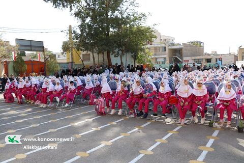 حضور کانون کرمان در جشن شکوفهها