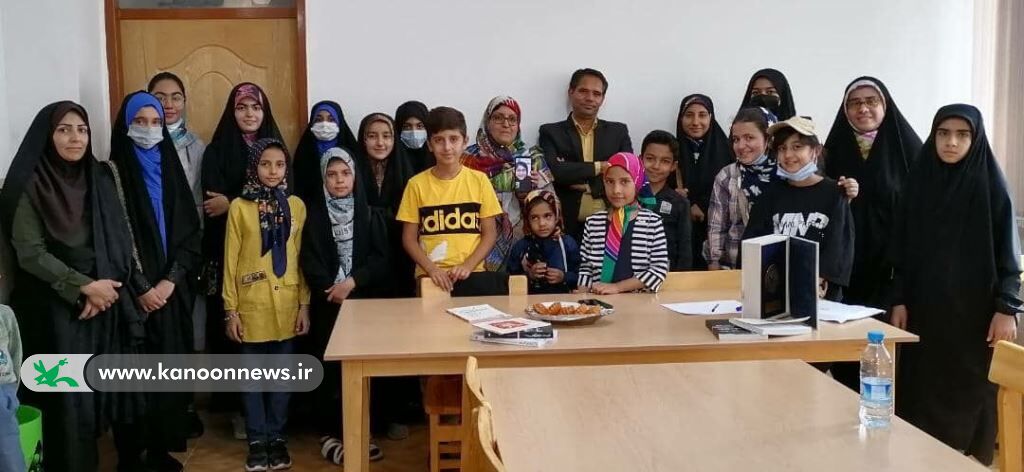 نشست انجمن ادبی رویش زراوند ترکیب کلیات و جزئیات داستان را خوشمزه میکند