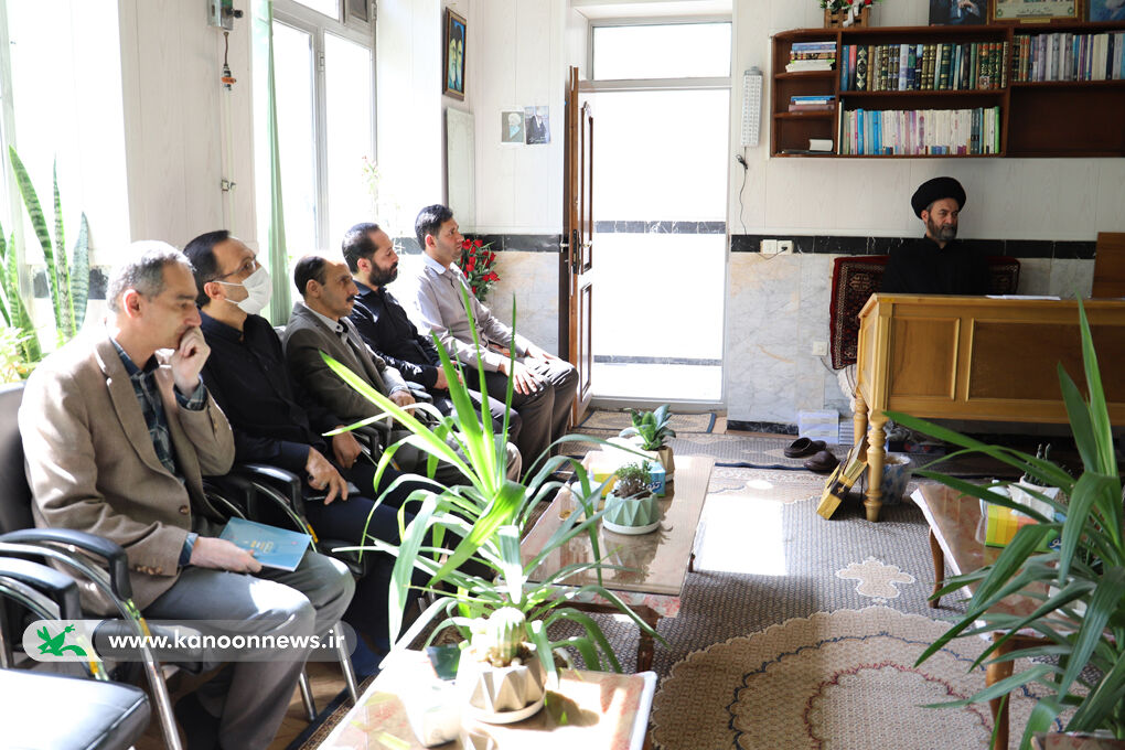 فعالیت با کودکان کاری هنرمندانه است/ به قداست کار با کودکان ایمان داشته باشید