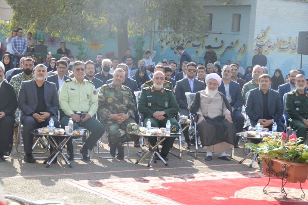 حضور سرپرست کانون استان کرمانشاه در مراسم آغاز سال تحصیلی حضور کانون پرورش فکری در آیین زنگ مهر و مقاومت استان کرمانشاه