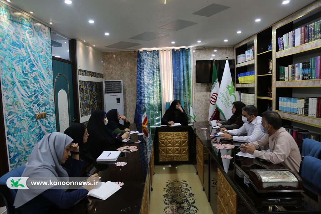 نشست هم اندیشی و برنامه ریزی هفته ملی کودک در کانون استان بوشهر برگزار شد