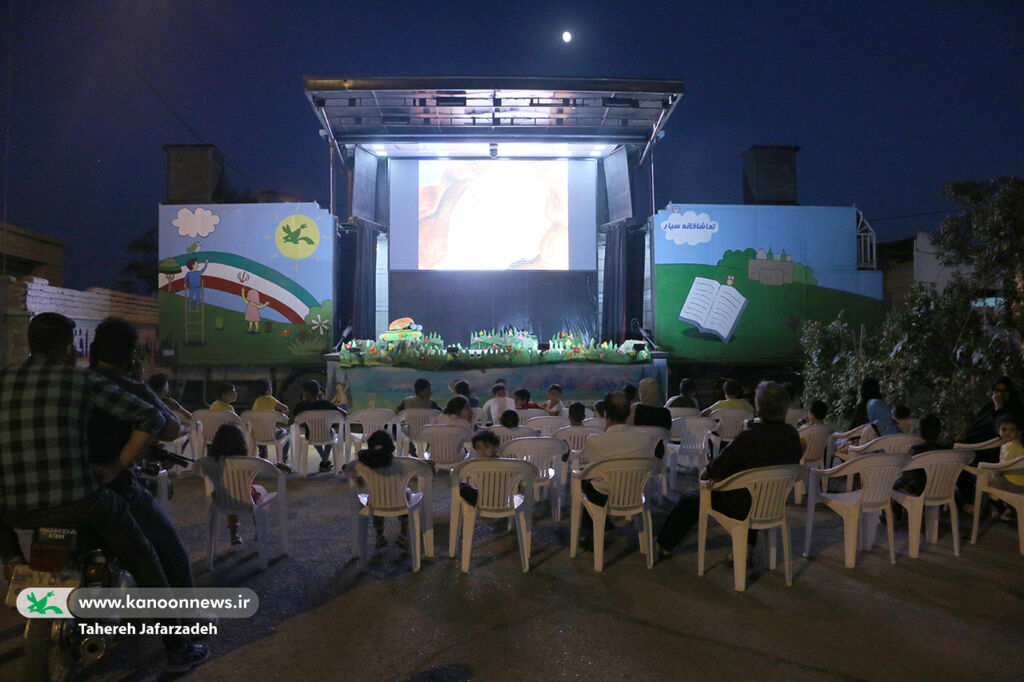 استقبال گرمساریها از نمایش تماشاخانه سیار کانون