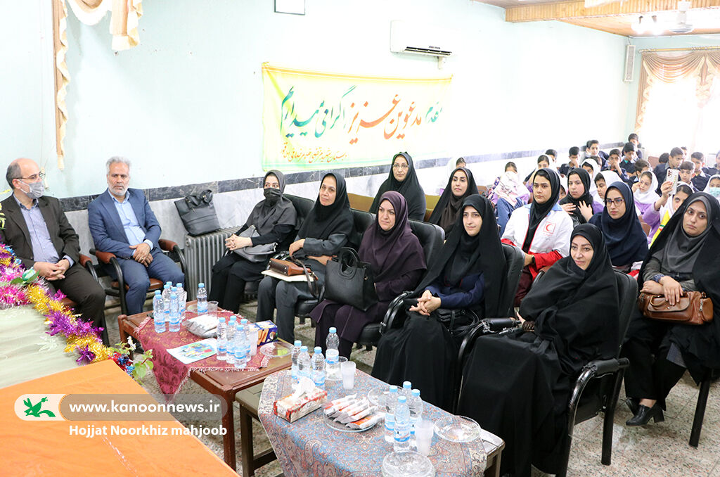 خاطرهسازی امدادگران فرهنگی کانون با کودکان اطاقوری