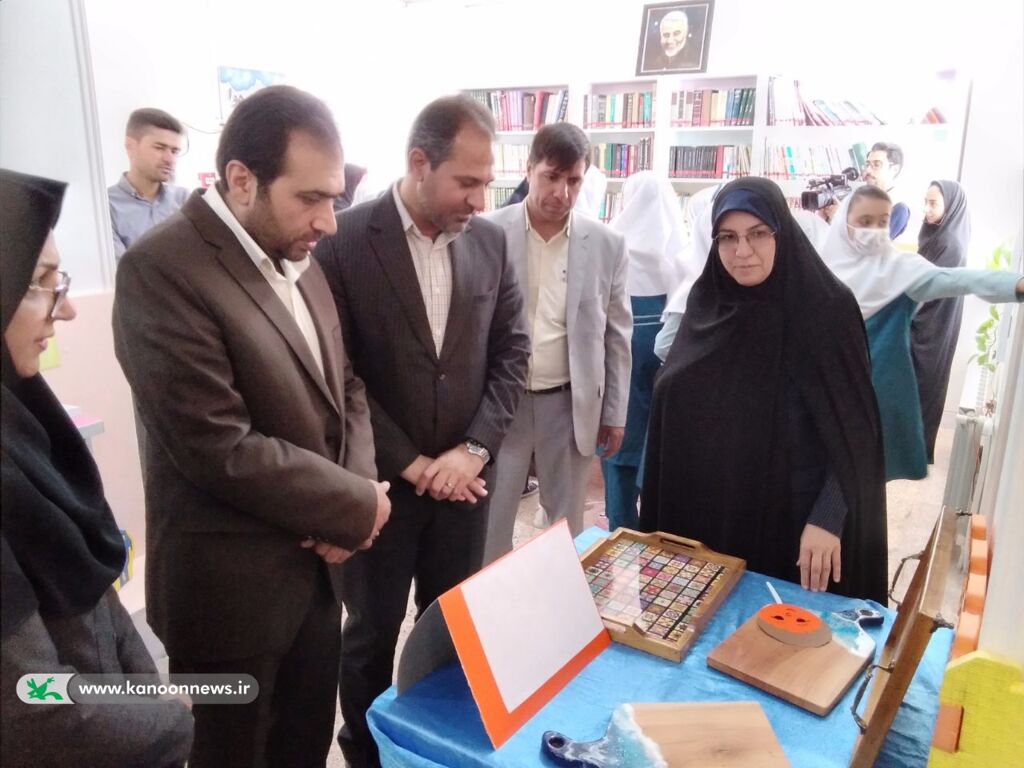 افتتاح نمایشگاه آثار هنری اعضا و مربیان کانون پرورش فکری کودکان و نوجوانان استان افتتاح نمایشگاه آثار هنری اعضا و مربیان کانون پرورش فکری کودکان و نوجوانان استان خراسان جنوبی