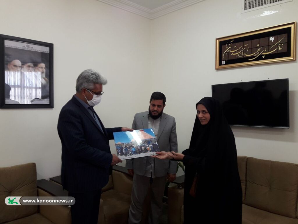 دیدار مربیان مسئول مراکز کانون در شهرستان درمیان با فرماندار دیدار مربیان مسئول مراکز کانون در شهرستان درمیان با فرماندار