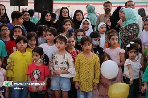 پرواز بابادک های شادی و امید در آسمان بوشهر2