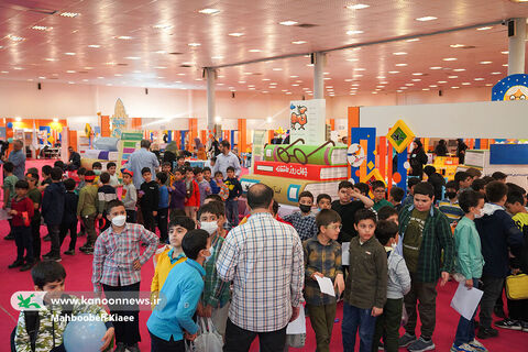 نمایشگاه هفته ملی و روز جهانی کودک در کانون (۳)