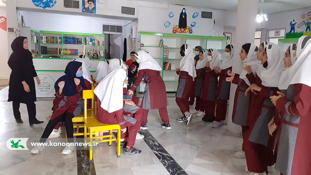 اجرای برنامه های شاد در مراکز کانون لرستان