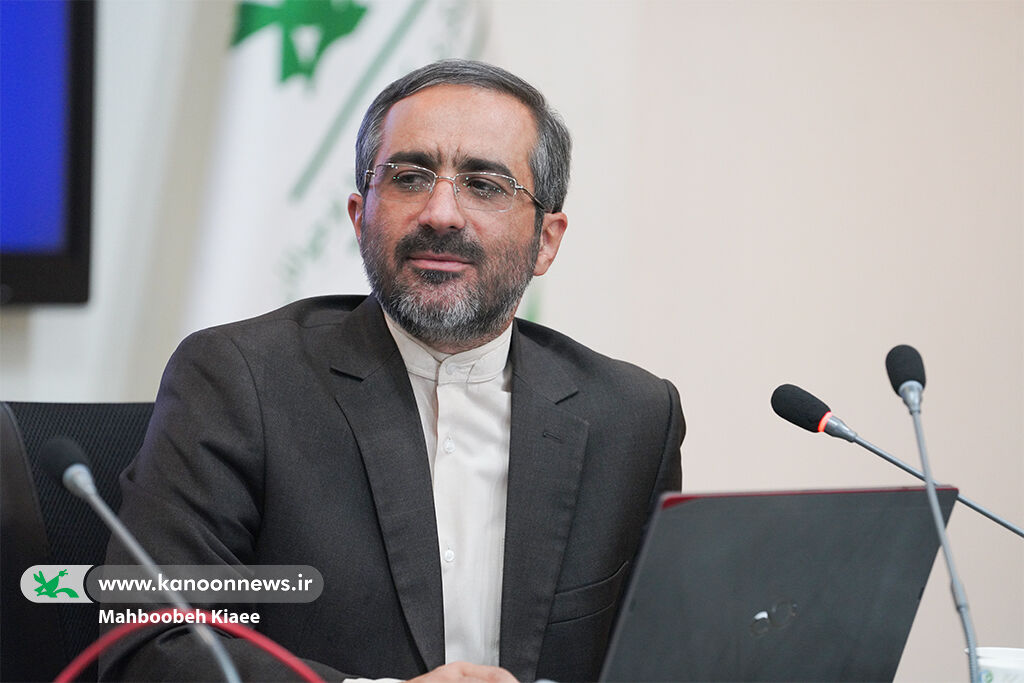 تربیت فرزندان خود را به صاحبان رسانه سپردهایم