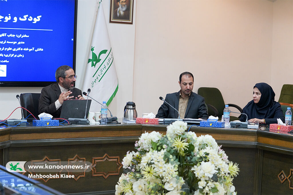 تربیت فرزندان خود را به صاحبان رسانه سپردهایم