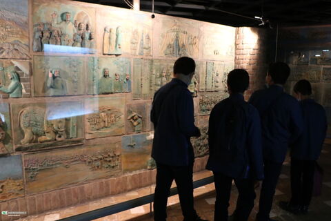 بازدید کودکان و نوجوانان از موزه کودک کانون در هفته ملی کودکان