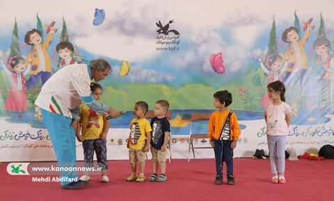 نمایشگاه هفته ملی و روز جهانی کودک در کانون (۵)