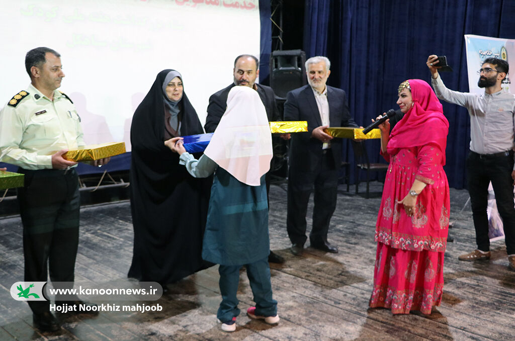 کودکان سیاهکلی با «رنگ خوش زندگی» نقشکشیدند