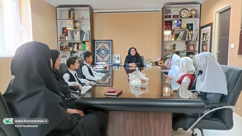 نشست صمیمی مدیرکل کانون سیستان و بلوچستان با نمایندگان اعضای مراکز فرهنگی‌هنری