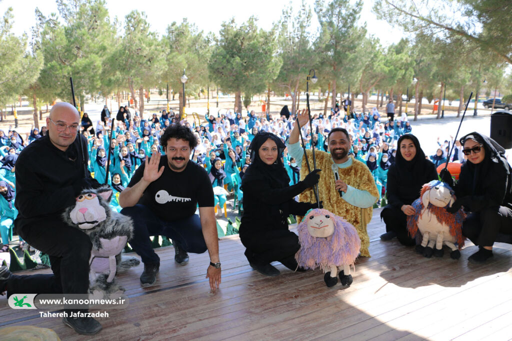 استقبال ۶۰۰۰ کودک و نوجوان مناطق کمبرخوردار سمنان از تماشاخانه سیار کانون
