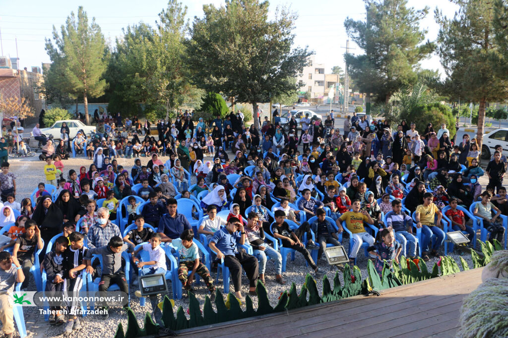 استقبال ۶۰۰۰ کودک و نوجوان مناطق کمبرخوردار سمنان از تماشاخانه سیار کانون