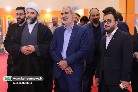بازدید رییس سازمان تبلیغات اسلامی از نمایشگاه هفته ملی کودک