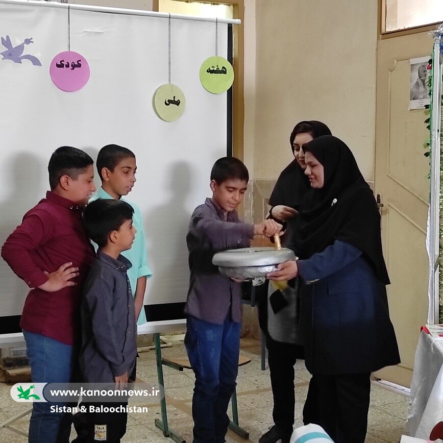 کتابخانههای سیار و پستی کانون پرورش فکری پیامآور شادی برای کودکان روستاهای سیستان