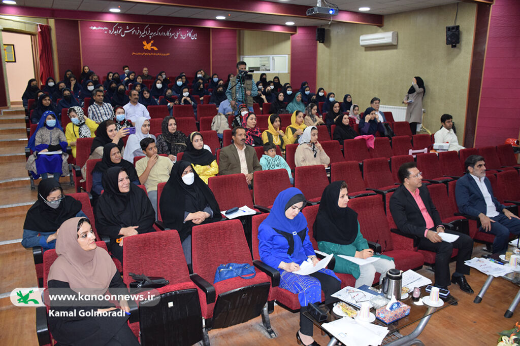  رقابت استانی بیست و چهارمین جشنواره قصه گویی لرستان شروع شد 
