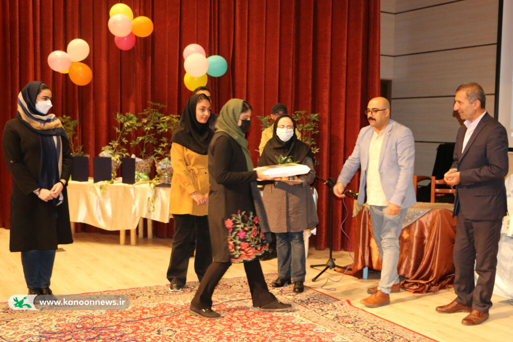 رونمایی از آثار کارسوق «حوض فیروزه» در کانون سمنان