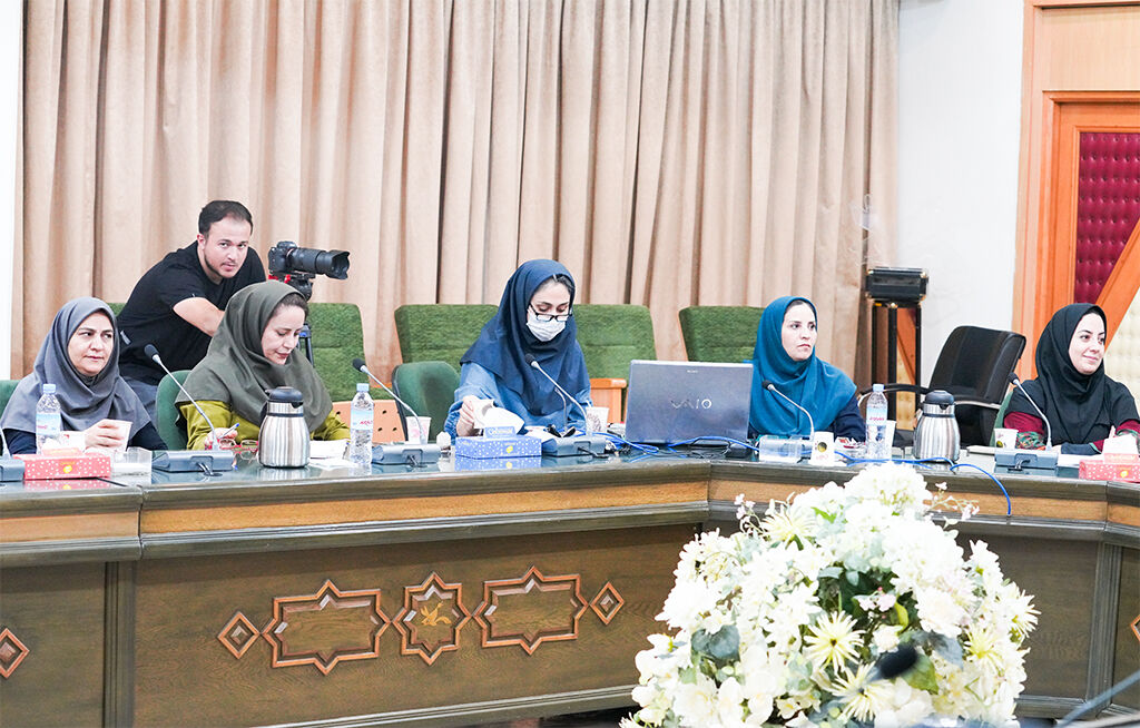 زبان فارسی، وطن و هویت ماست