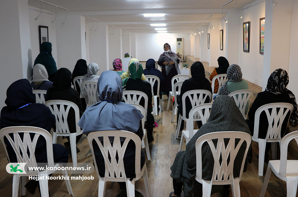 نشست تخصصی« نقش قصهگویی در تربیت و پرورش فرزندان»