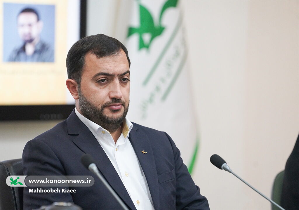 آیین رونمایی از مجموعه رمان «پیامبر مهربانیها» برگزار شد