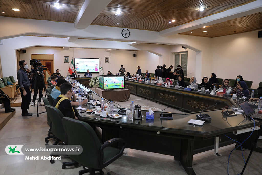 مشارکت وزیر آموزش و پرورش در بحث آزاد اعضای مراکز کانون