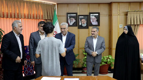 دیدار استاندارگیلان با کارکنان و اعضای برگزیده کانون استان